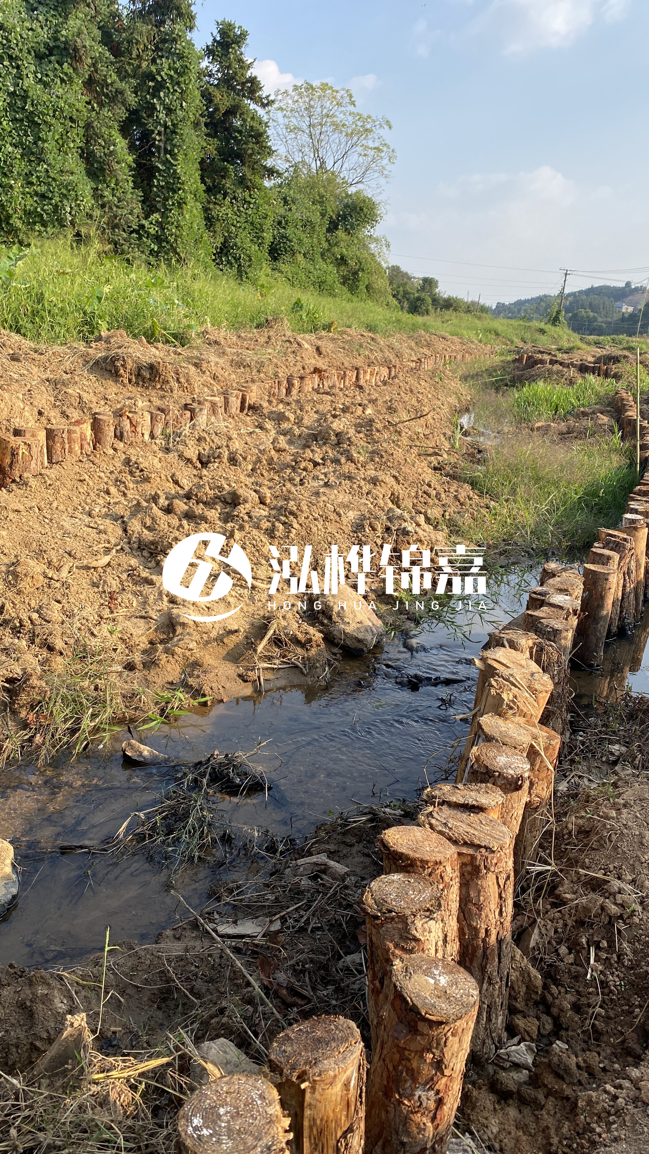 漳州挖機打木樁專業施工-挖掘機打木樁如何才能打直?