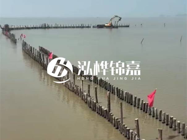 河道護(hù)坡打樁對河岸保護(hù)有何作用？河道松木樁水面需要預(yù)留多長？